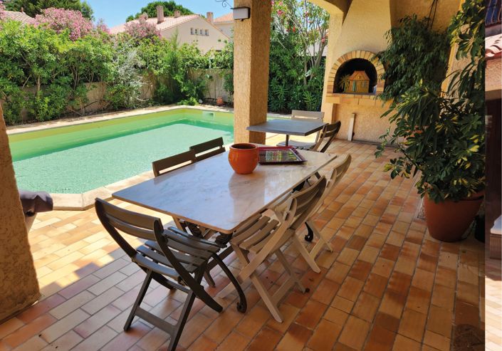Image No.2-6 Bed House for sale