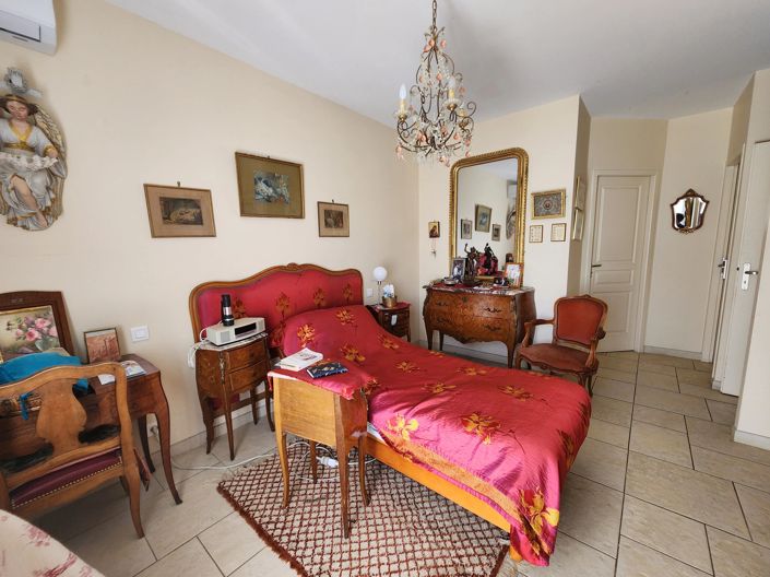 Image No.9-3 Bed House for sale