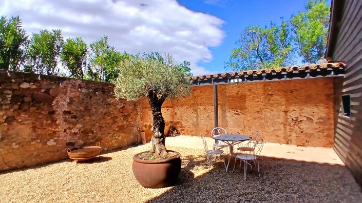 Image No.9-6 Bed House for sale