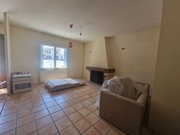 Image No.7-4 Bed Village House for sale