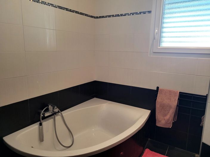 Image No.8-3 Bed House for sale