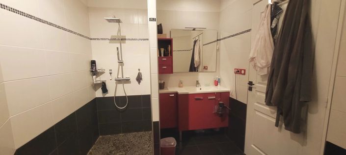 Image No.9-3 Bed House for sale