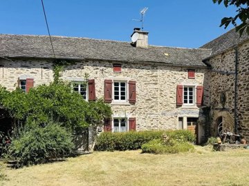 1 - La Salvetat-Peyralès, Farmhouse