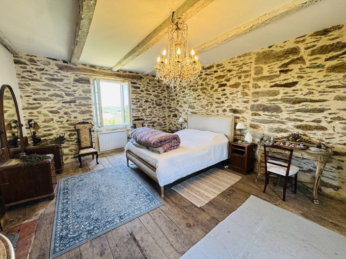 Image No.6-5 Bed House for sale