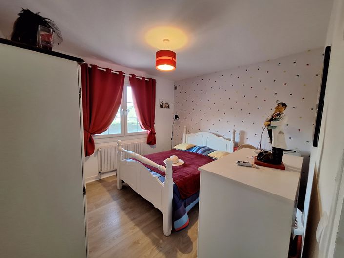 Image No.8-4 Bed House for sale