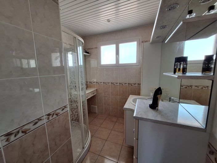 Image No.9-4 Bed House for sale