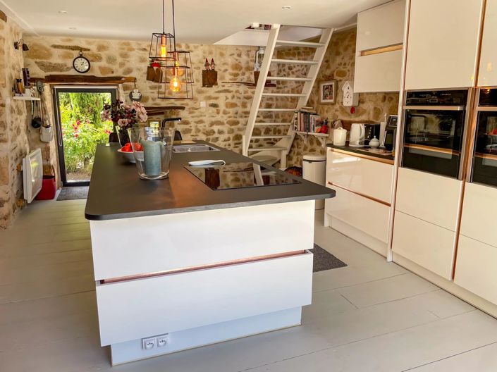 Image No.6-4 Bed House for sale