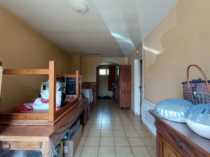 Image No.8-5 Bed House for sale