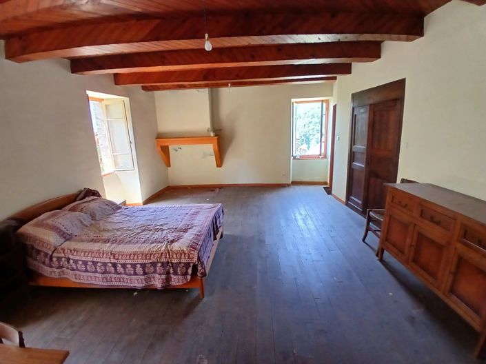 Image No.5-2 Bed House for sale
