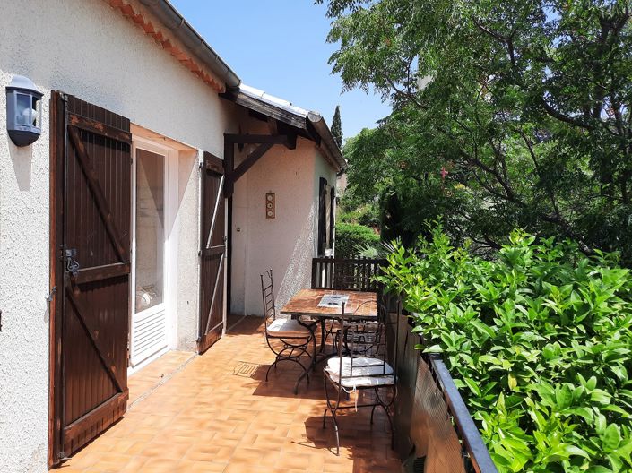 Image No.8-5 Bed House for sale