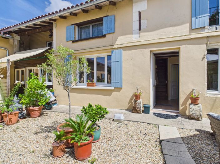 Image No.12-6 Bed House for sale