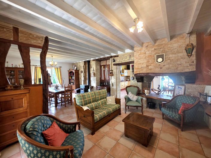 Image No.7-5 Bed House for sale