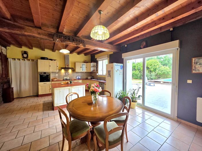 Image No.8-5 Bed House for sale