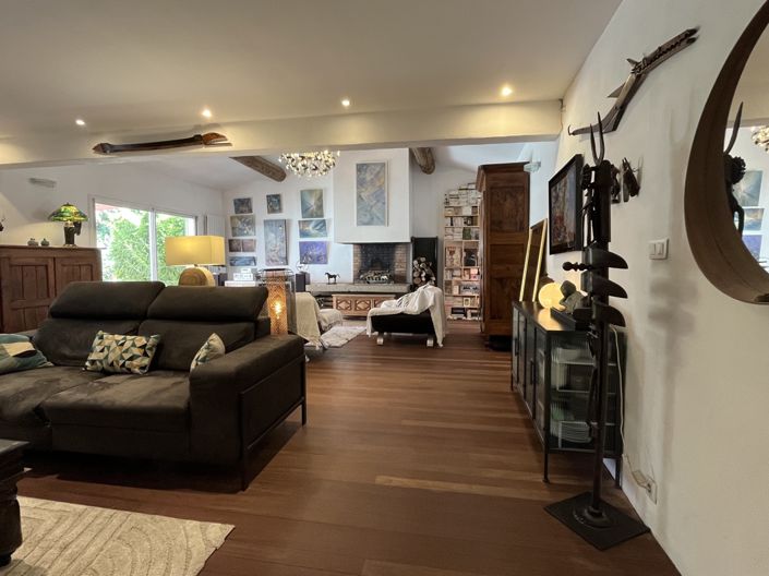 Image No.7-4 Bed House for sale