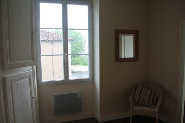 Image No.10-1 Bed Property for sale