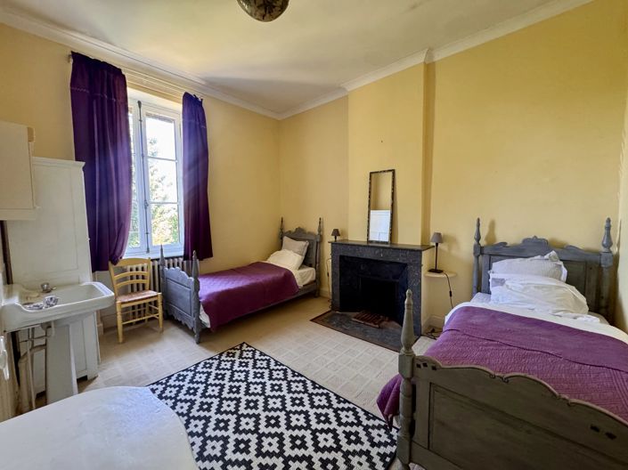 Image No.9-6 Bed House for sale