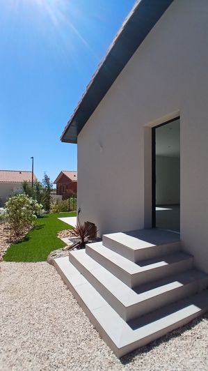 Image No.4-2 Bed House for sale