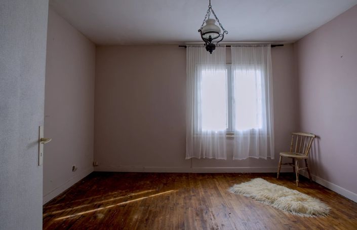Image No.8-3 Bed House for sale