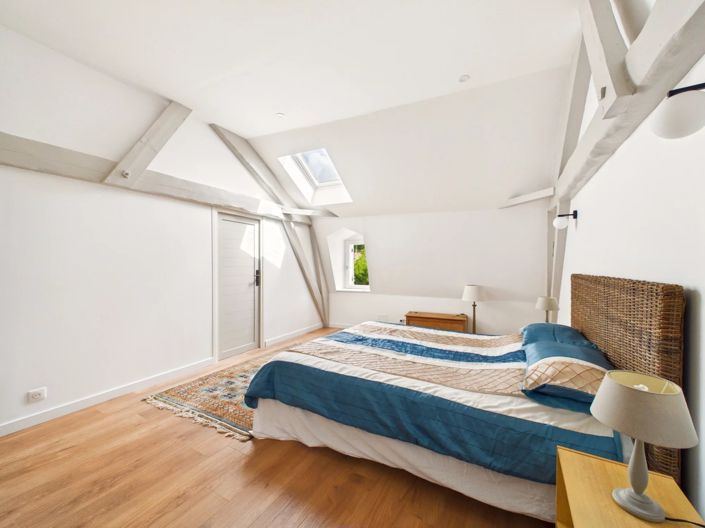 Image No.11-5 Bed House for sale
