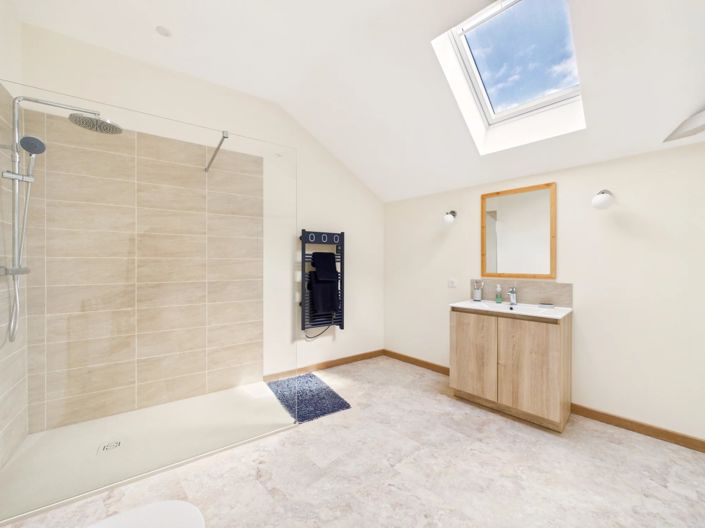 Image No.12-5 Bed House for sale