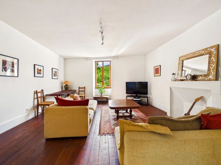 Image No.6-5 Bed House for sale