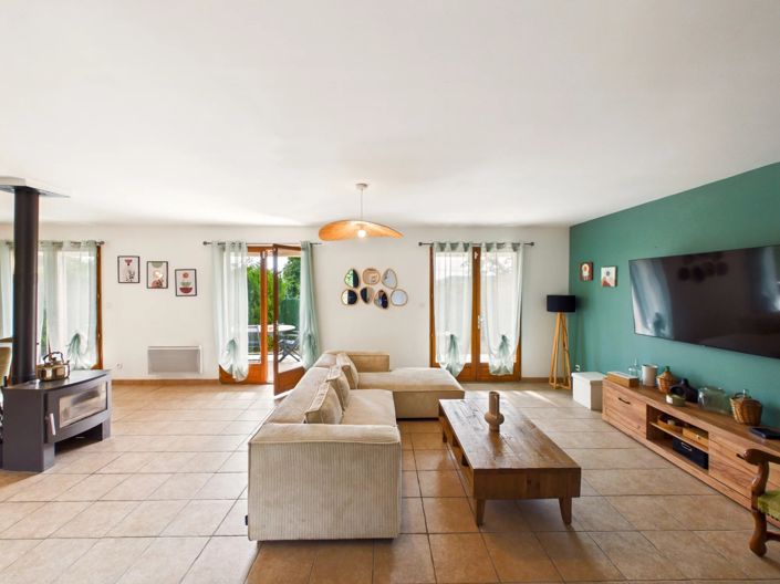 Image No.2-3 Bed House for sale