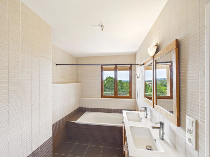 Image No.9-3 Bed House for sale