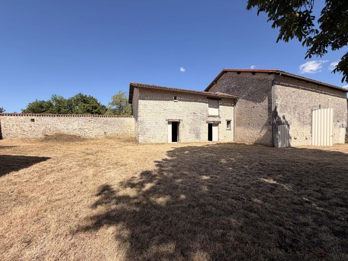 Image No.2-Maison de 4 chambres à vendre à Ruffec