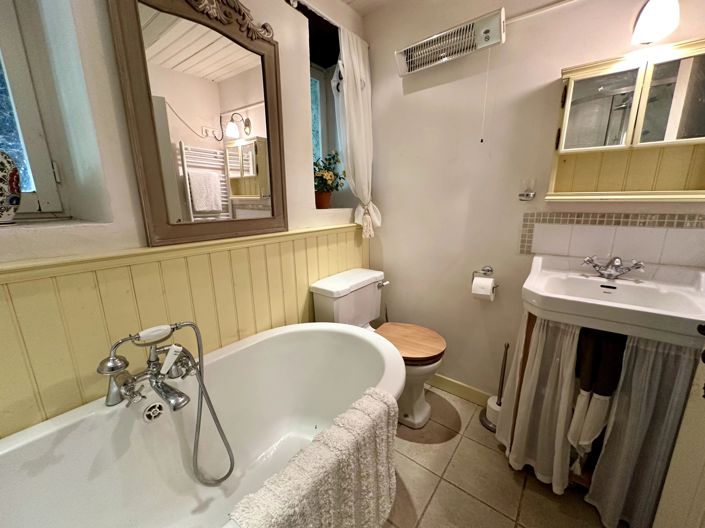 Image No.7-3 Bed House for sale