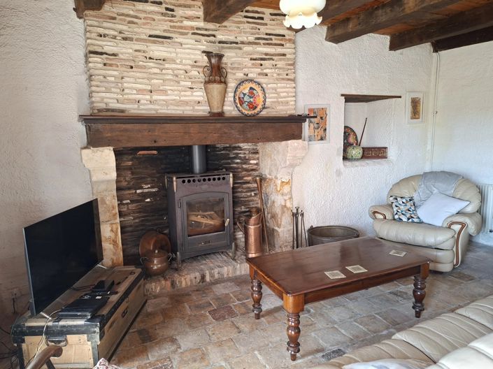 Image No.8-4 Bed Village House for sale