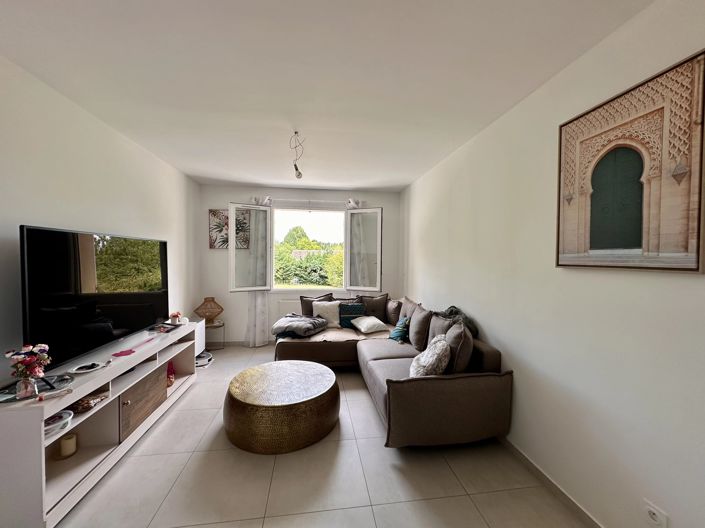 Image No.4-2 Bed House for sale