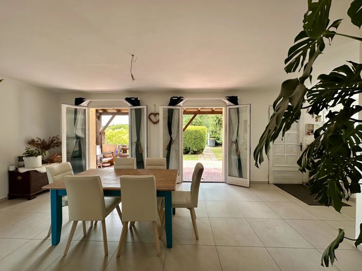 Image No.5-2 Bed House for sale