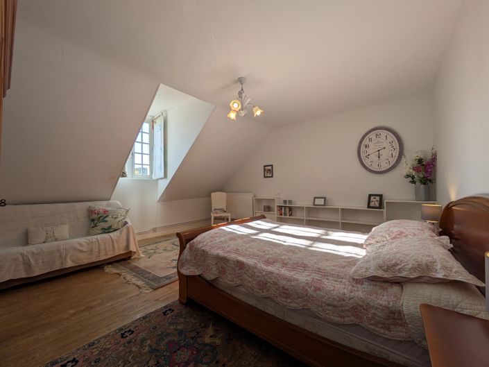 Image No.11-7 Bed House for sale