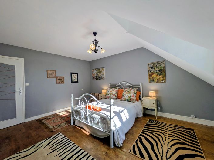 Image No.15-7 Bed House for sale
