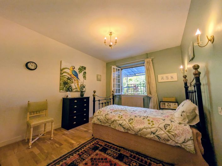 Image No.8-7 Bed House for sale