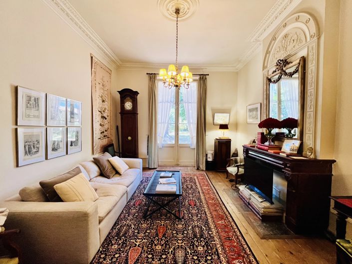 Image No.4-10 Bed House for sale