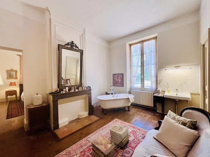 Image No.9-10 Bed House for sale
