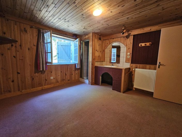 Image No.6-5 Bed Village House for sale