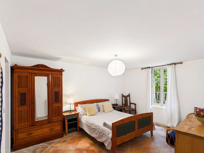 Image No.12-5 Bed House for sale