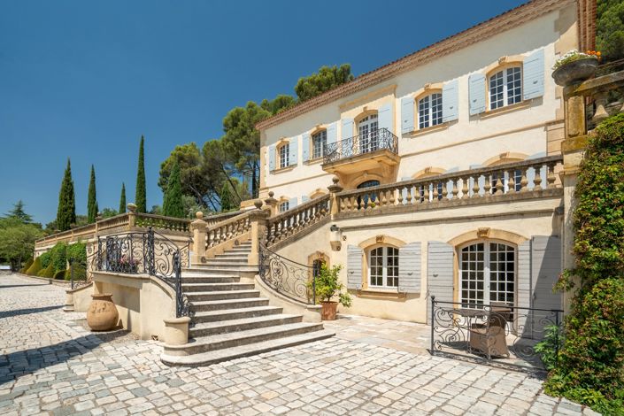 Image No.4-7 Bed Property for sale