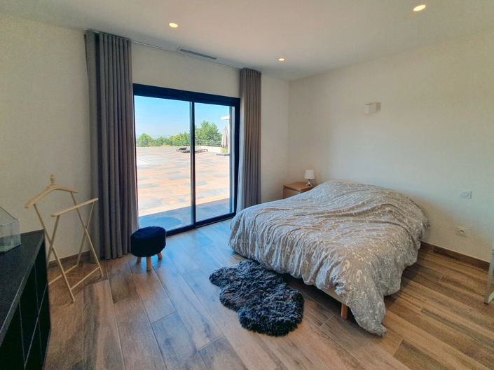 Image No.13-5 Bed House for sale
