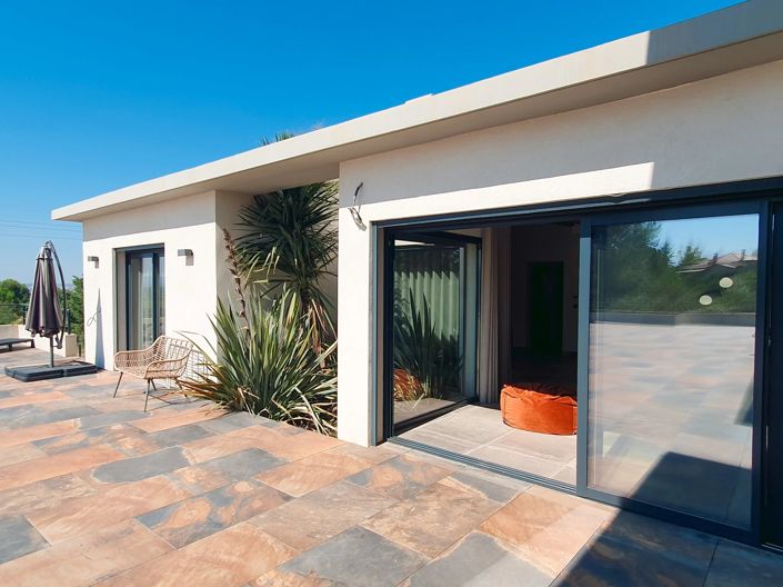 Image No.2-5 Bed House for sale