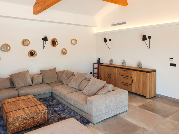 Image No.7-5 Bed House for sale