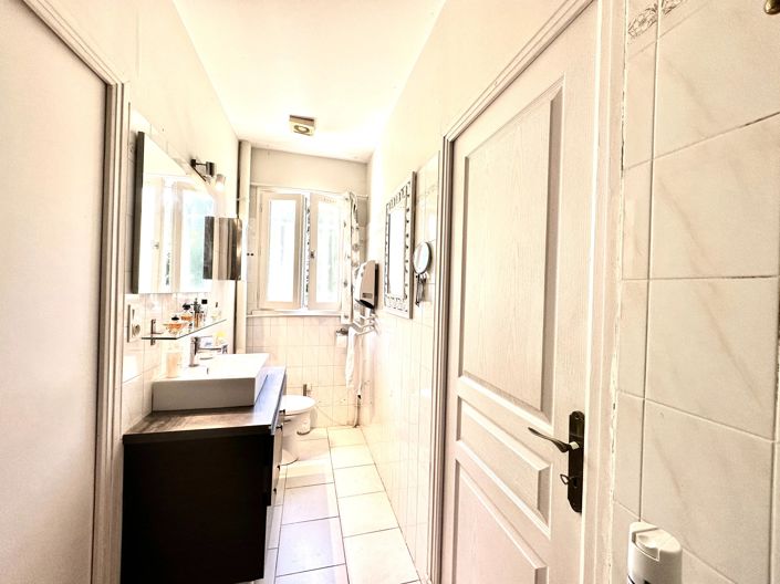 Image No.9-3 Bed House for sale