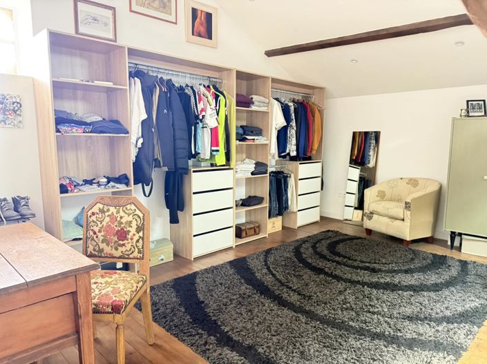 Image No.9-7 Bed House for sale