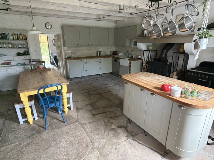 Image No.4-4 Bed Village House for sale