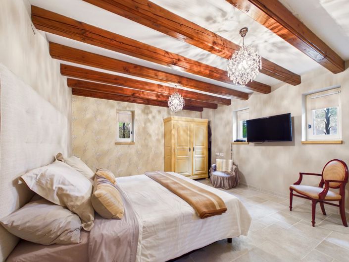 Image No.9-4 Bed House for sale