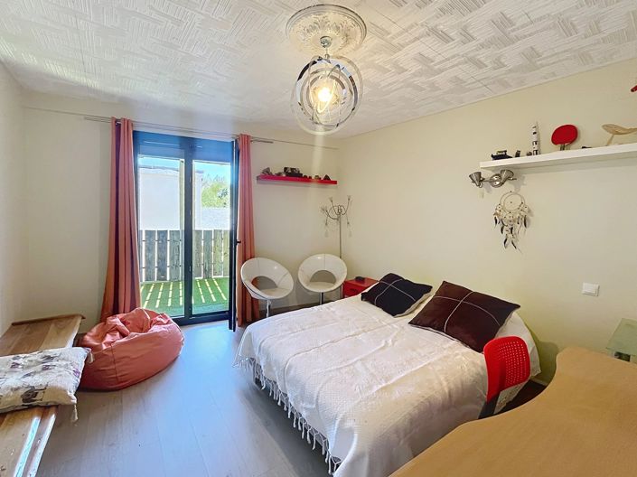 Image No.12-4 Bed House for sale