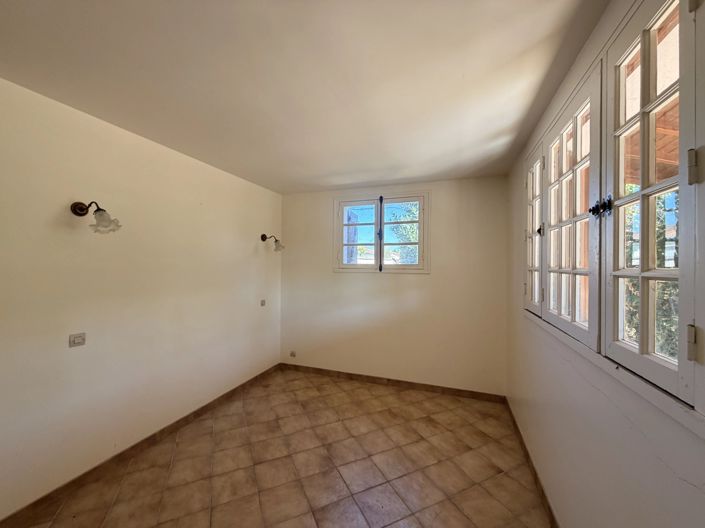 Image No.3-1 Bed House for sale