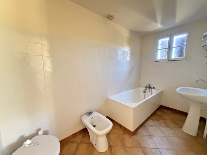 Image No.5-1 Bed House for sale
